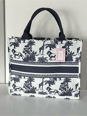 Fleur & Fig Blue White Animal Print Book Tote Bag NWT